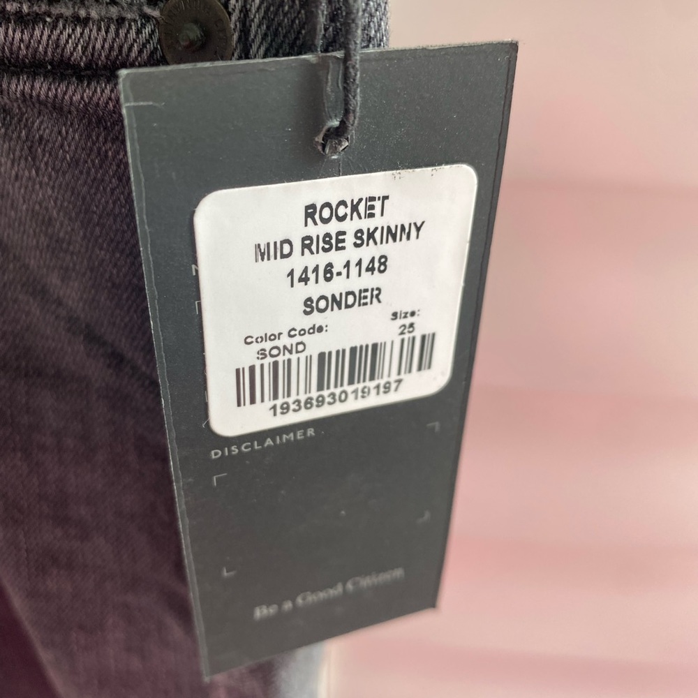Rocket Mid-Rise Skinny Citizens of Humanity size 25.